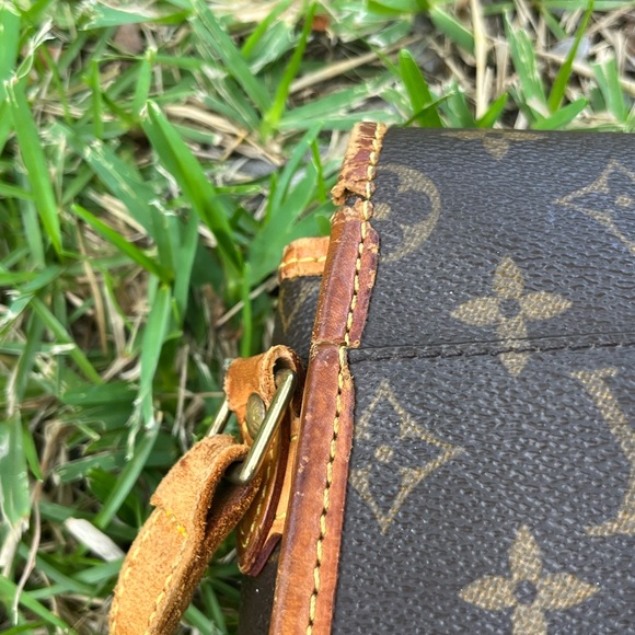 Authentic LV Sologne - Picture 6 of 13